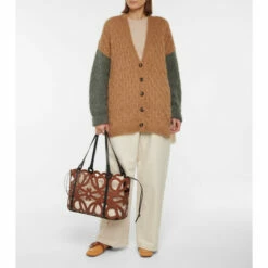 Loewe Anagram Medium Cutout Leather Tote -Loewe Shop unnamed file 1493