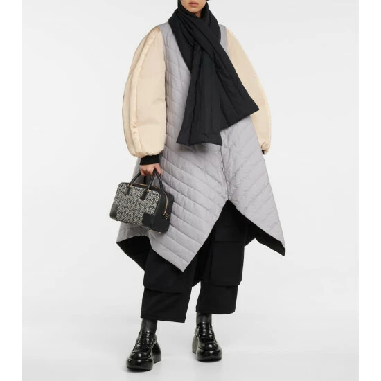 Loewe Amazona 28 Jacquard And Leather Tote 4 Loewe Amazona 28 Jacquard And Leather Tote - Image 4