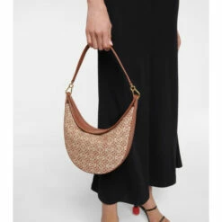 Loewe Luna Anagram Shoulder Bag 9 Loewe Luna Anagram Shoulder Bag -Loewe Shop unnamed file 1572