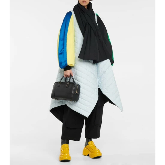 Loewe Amazona 28 Leather Tote 4 Loewe Amazona 28 Leather Tote - Image 4