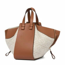 Loewe Hammock Small Leather Shoulder Bag -Loewe Shop unnamed file 1821