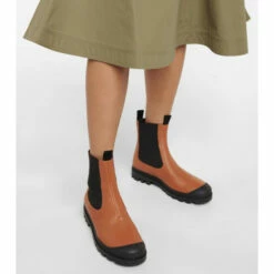 Loewe Leather Chelsea Boots -Loewe Shop unnamed file 2045