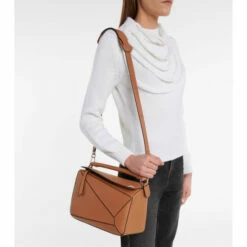 Loewe Puzzle Medium Leather Shoulder Bag 10 Loewe Puzzle Medium Leather Shoulder Bag -Loewe Shop unnamed file 210