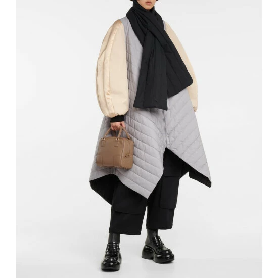 Loewe Amazona 19 Square Leather Tote 4 Loewe Amazona 19 Square Leather Tote - Image 4