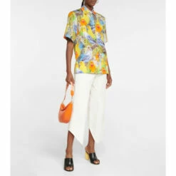 Loewe Luna Small Leather Shoulder Bag 7 Loewe Luna Small Leather Shoulder Bag -Loewe Shop unnamed file 2216