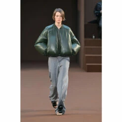 Loewe Wool High-rise Flared Pants -Loewe Shop unnamed file 2389