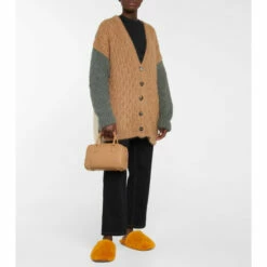 Loewe Amazona 23 Leather Tote 7 Loewe Amazona 23 Leather Tote -Loewe Shop unnamed file 2404