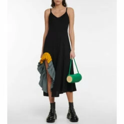 Loewe Bracelet Convertible Leather Shoulder Bag 7 Loewe Bracelet Convertible Leather Shoulder Bag -Loewe Shop unnamed file 2412