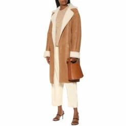 Loewe Bamboo-trimmed Leather Bucket Bag -Loewe Shop unnamed file 2660