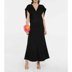 Loewe Bracelet Convertible Leather Shoulder Bag -Loewe Shop unnamed file 2733