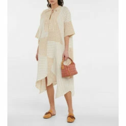 Loewe Cubi Small Anagram Tote 7 Loewe Cubi Small Anagram Tote -Loewe Shop unnamed file 2923