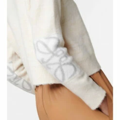 Loewe Anagram Cropped Wool Sweater -Loewe Shop unnamed file 574
