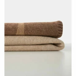 Loewe Wool And Cashmere Blanket 6 Loewe Wool And Cashmere Blanket -Loewe Shop unnamed file 617