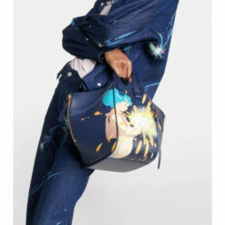 Loewe X Howl's Moving Castle Howl Hammock Small Leather Shoulder Bag -Loewe Shop unnamed file 69